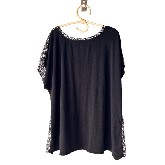 Lane Bryant Black White Pullover Printed Silky Front with Solid Knit Back - Picture 3 of 7